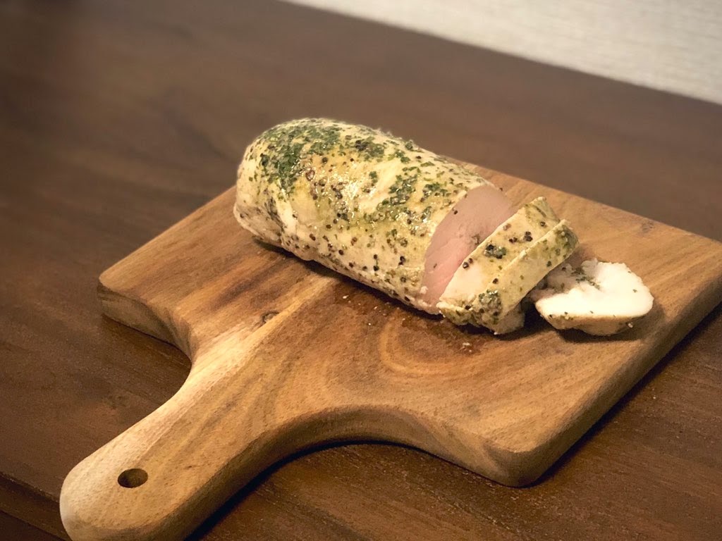 “ギーでしっとりサラダチキン”