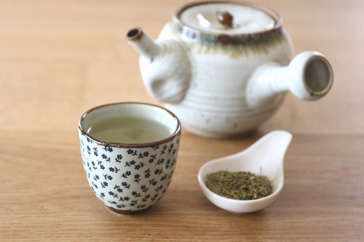 松の葉茶