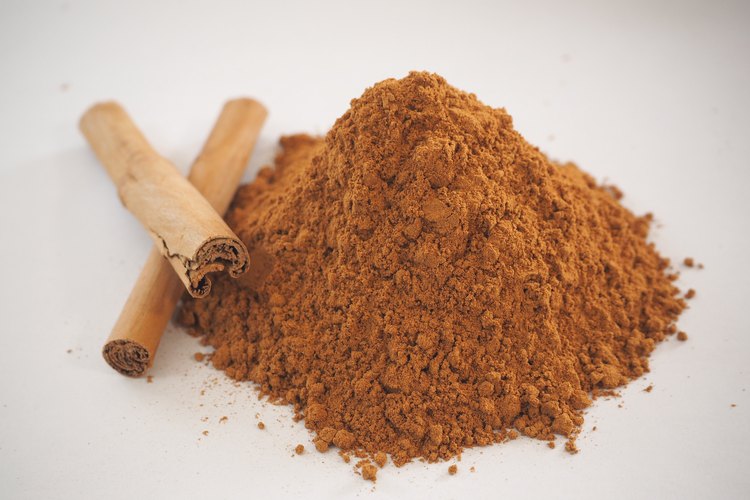 シナモンは髪の成長を改善しますか?