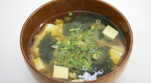 豆腐とわかめの韓国風味噌汁