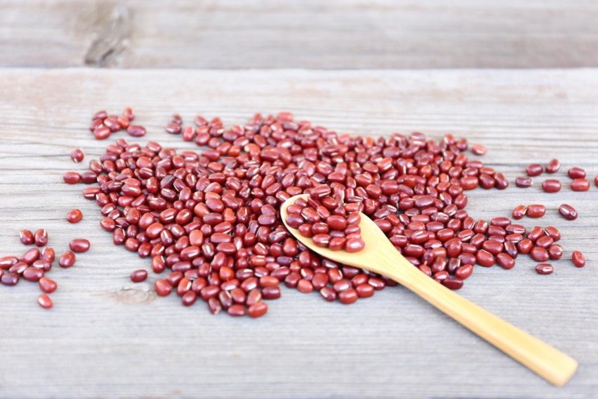 小豆には他にどうのような栄養素が含まれて、どのような健康効果が期待できるのでしょうか？