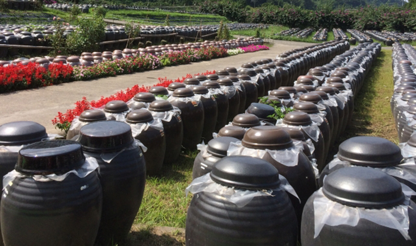 伝統的な黒酢の生産工程
